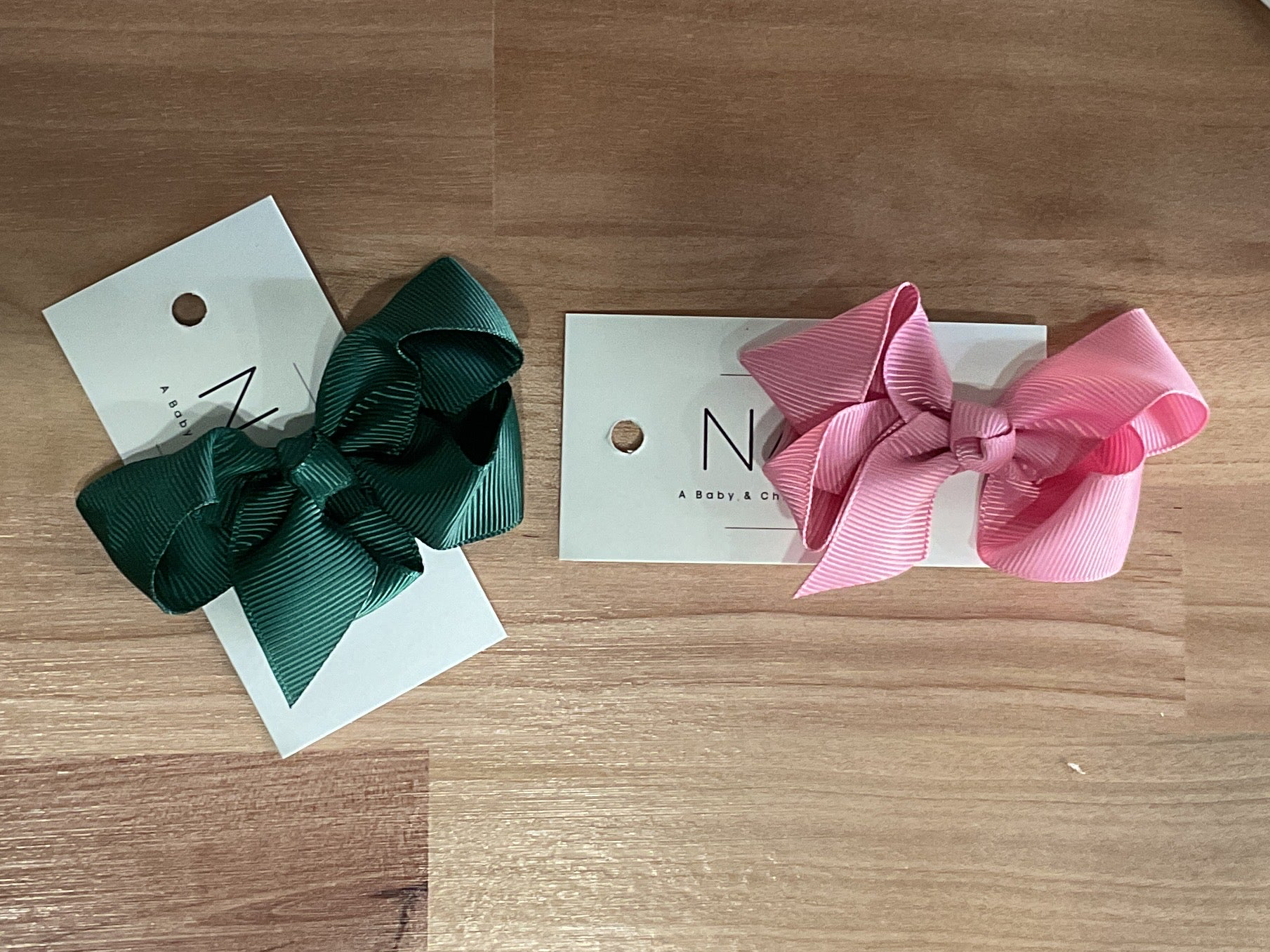 Assorted hair accessories