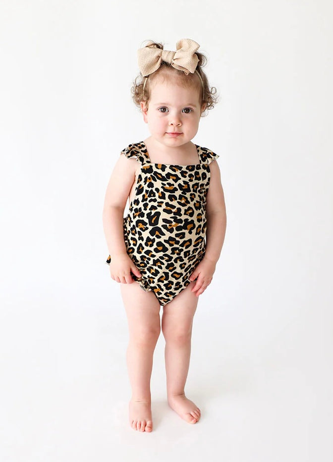POSH PEANUT | Lana Leopard Basic Ruffled Capsleeve Bubble Romper -0/3M